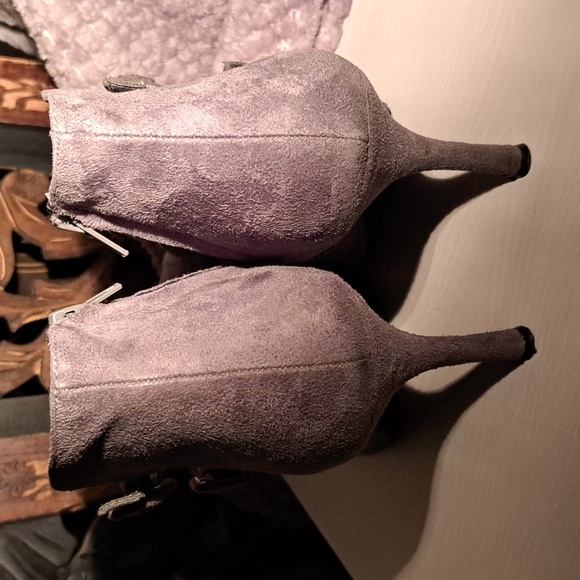 Metaphor grey suede ankle straps heels - Picture 7 of 9